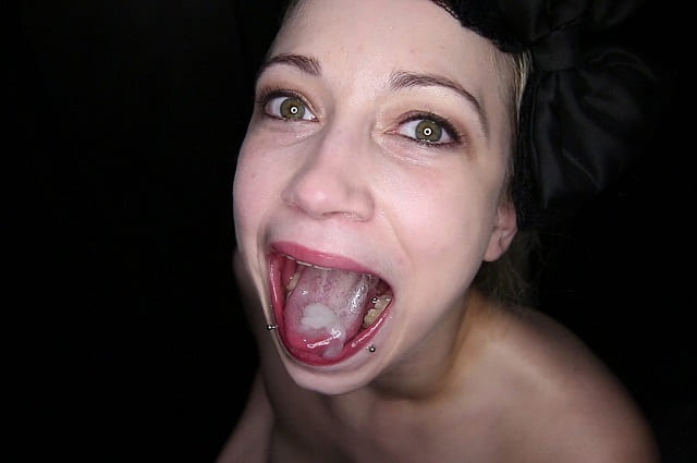 Глотают сперму